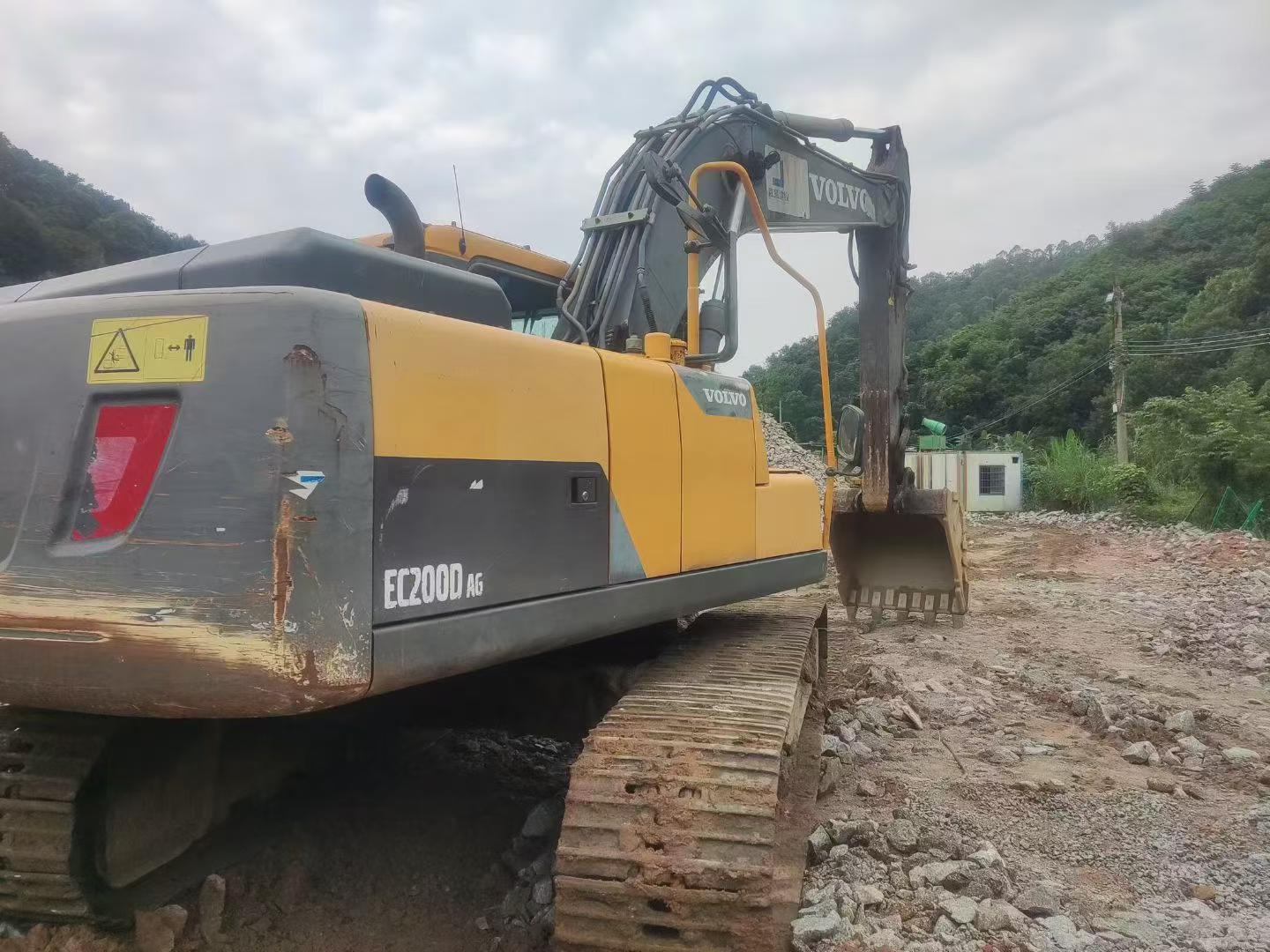 Купить Подержанный Экскаватор Volvo EC200 / 6
