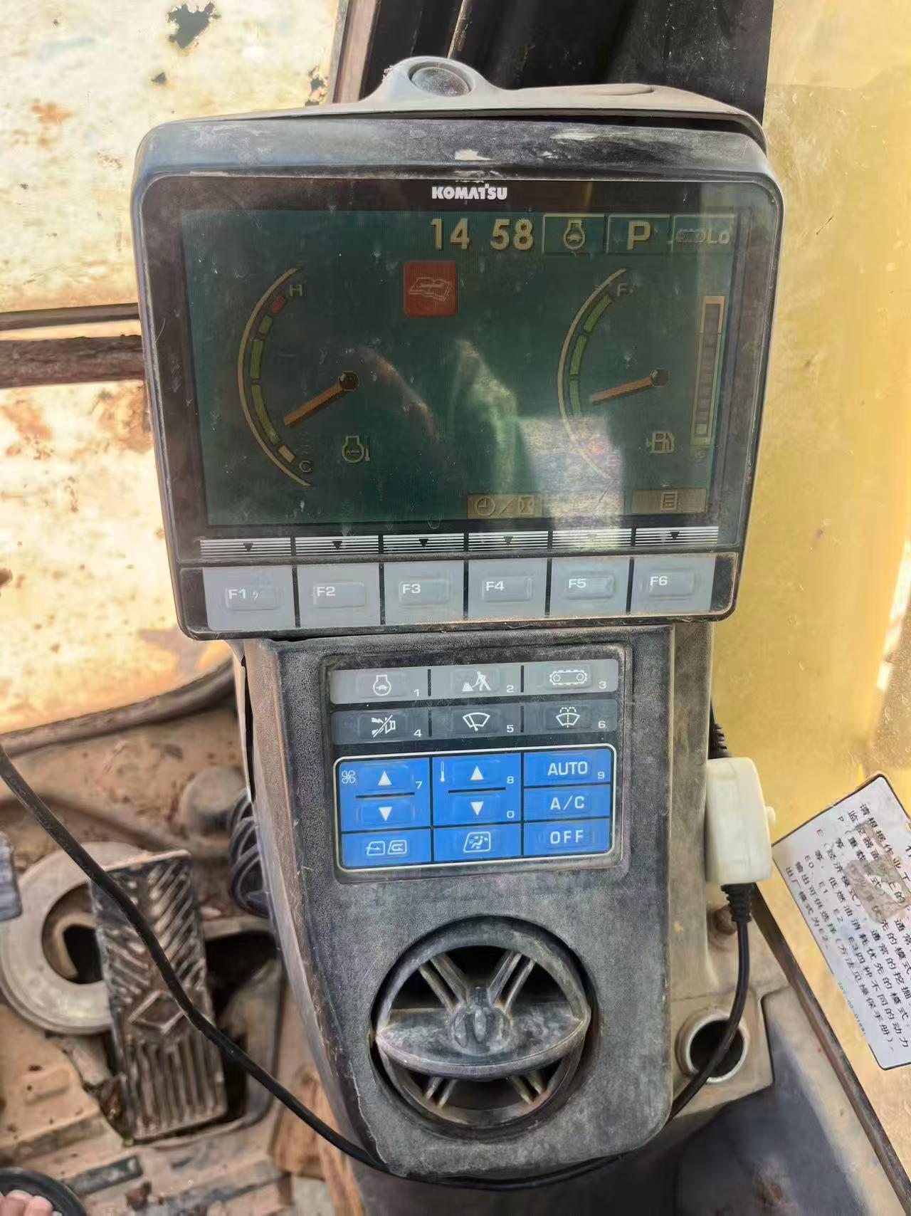 Acheter Pelle Komatsu PC200-8 d'occasion / 4