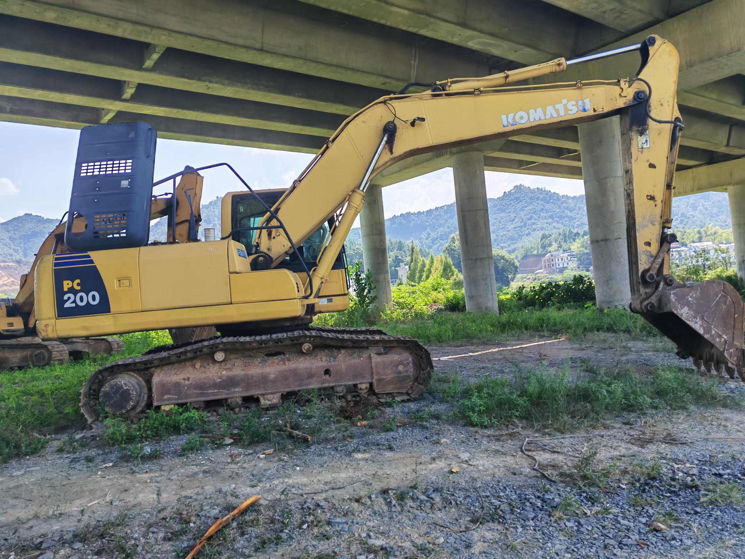 Acheter Komatsu PC200-8 D'occasion Pelle