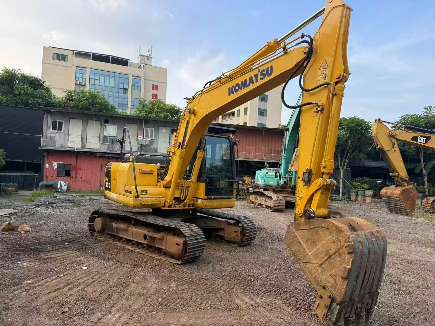 Acheter Komatsu PC130-8 D'occasion Pelle