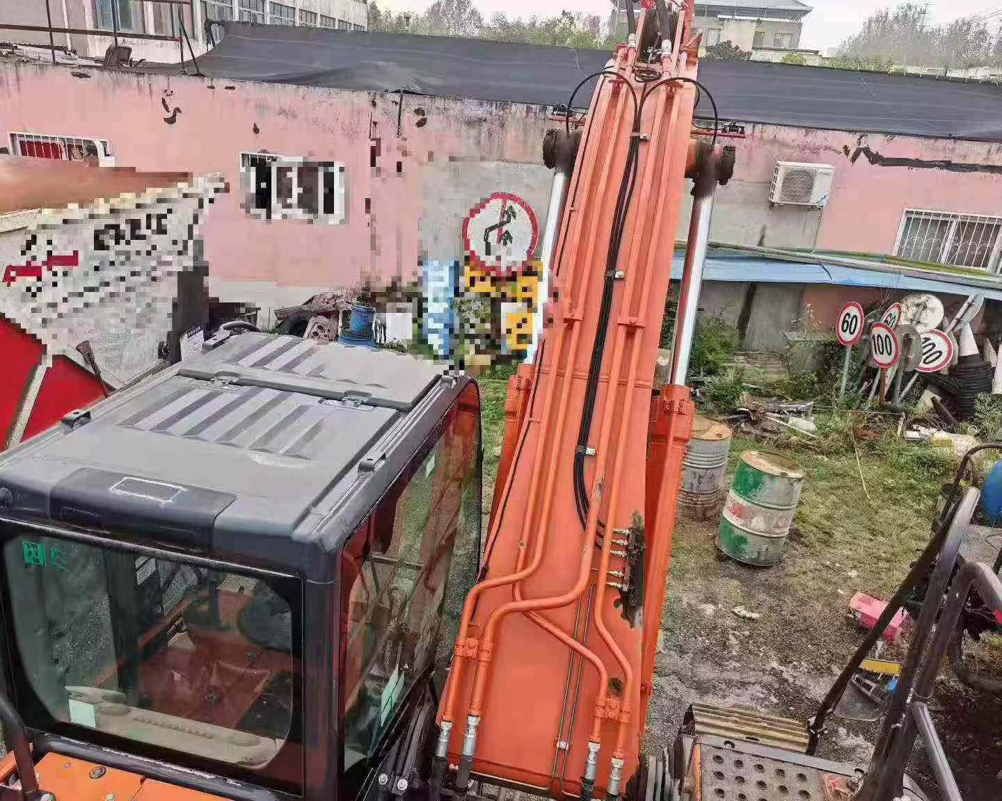 Compre Excavadora Hitachi EX200 Usada / 8 Compre Excavadora Hitachi EX200 Usada / 8