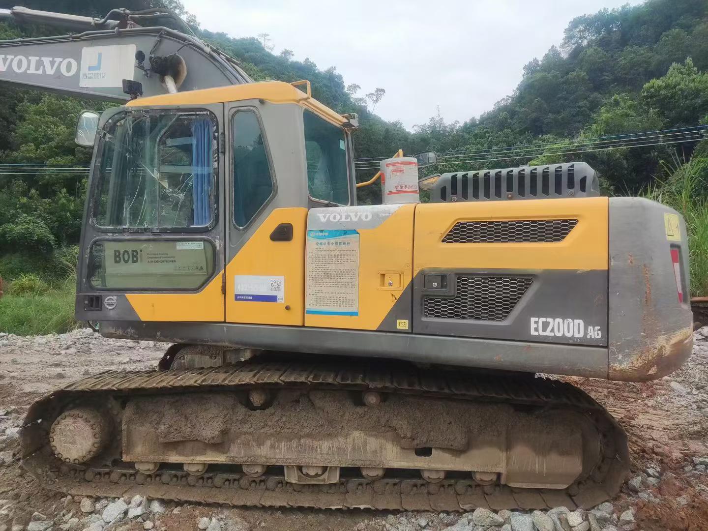 Купить Подержанный Экскаватор Volvo EC200 / 2