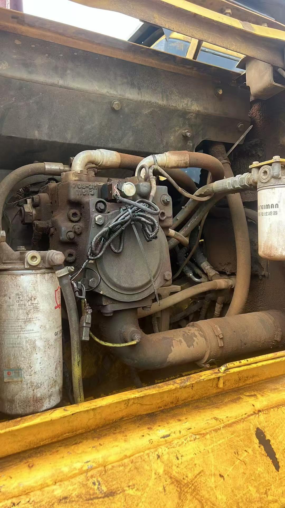 Compre Escavadeira Komatsu PC160-7 Usada / 2