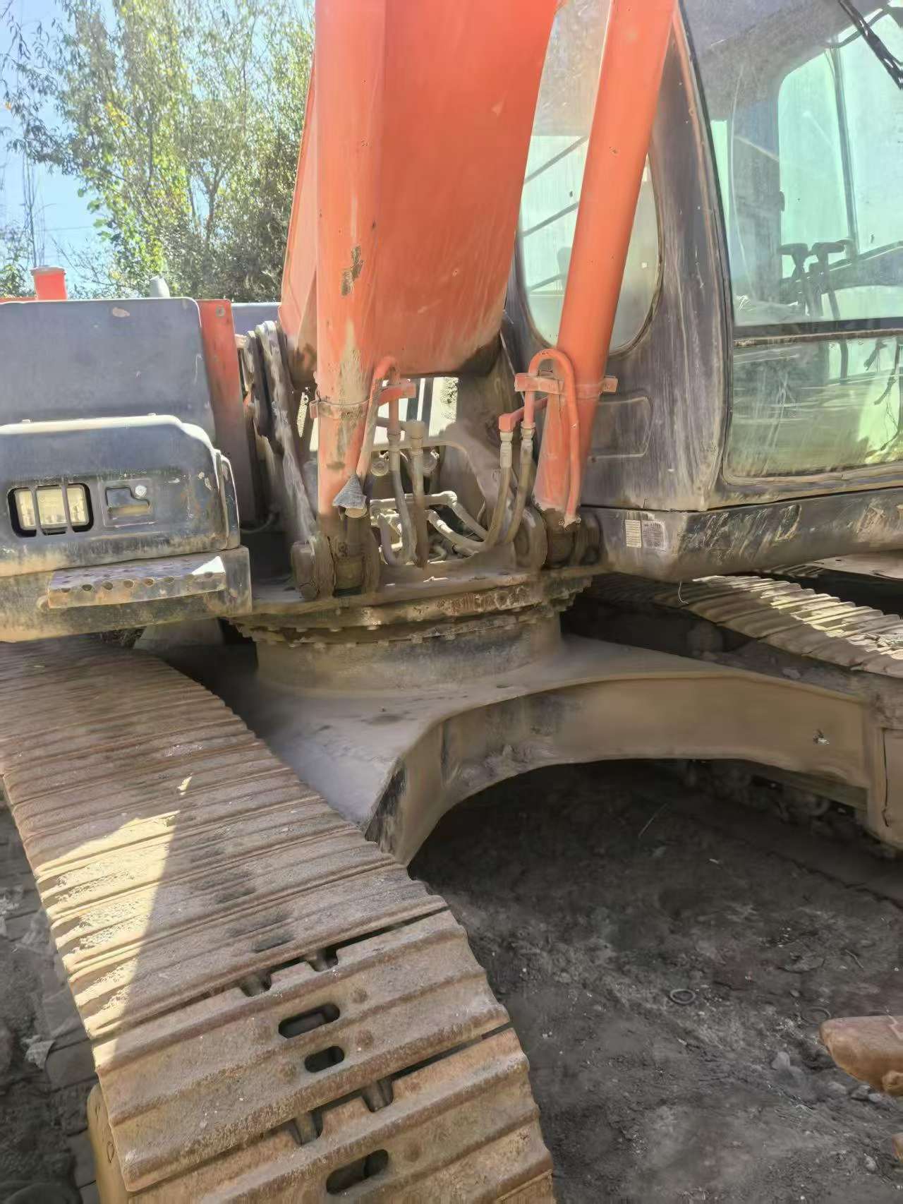Compre Excavadora Hitachi ZX240 Usada / 7