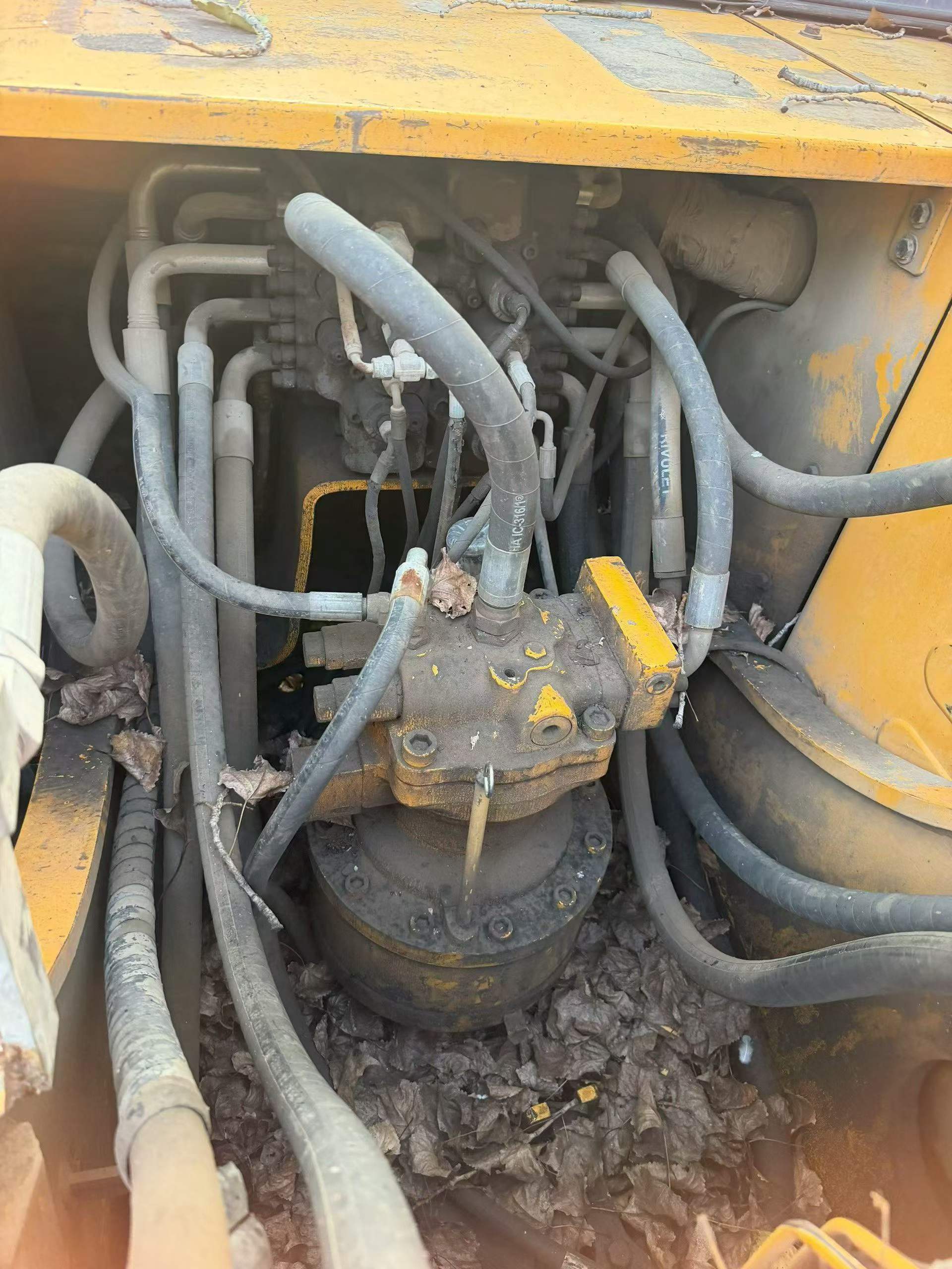 Compre Excavadora Hyundai R215-7 Usada / 7