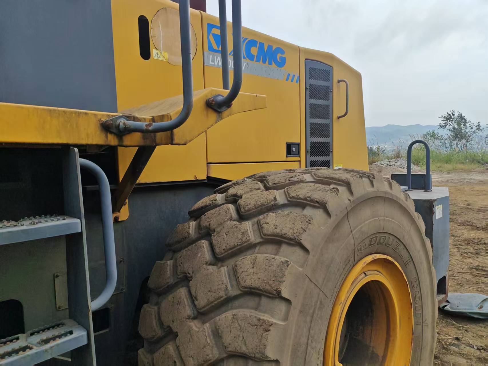 Buy XCMG LW700K Used Excavator