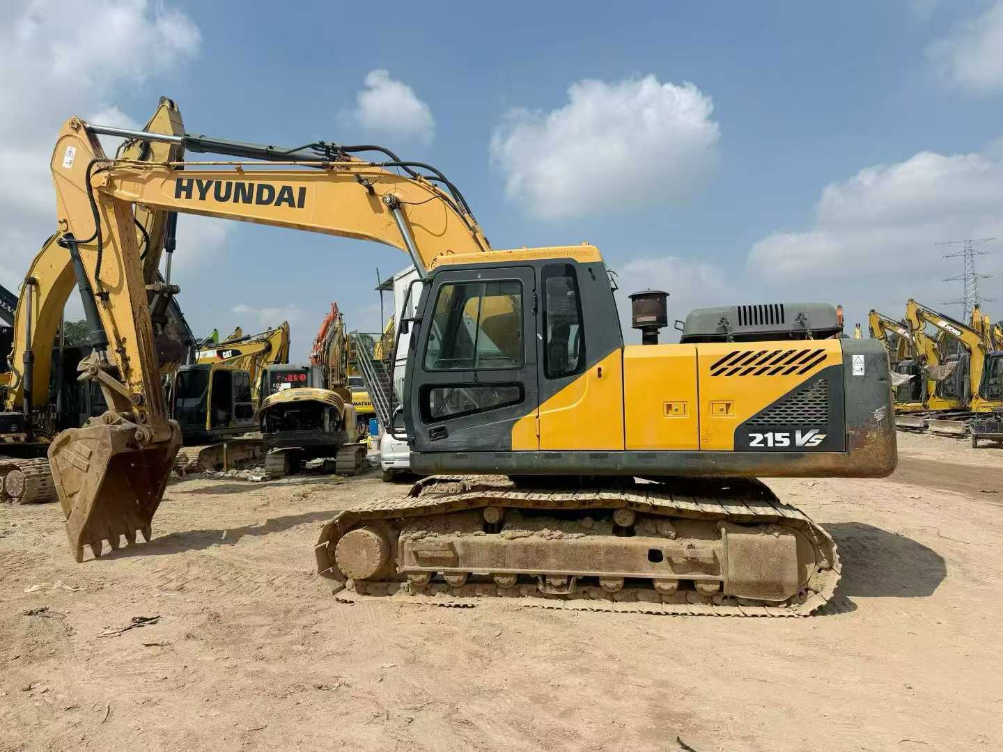شراء حفارة Hyundai R215-7 مستعملة / 6
