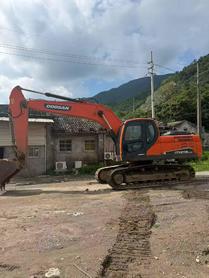 Compre Escavadeira Doosan DH215-7 Usada / 9 Compre Escavadeira Doosan DH215-7 Usada / 9