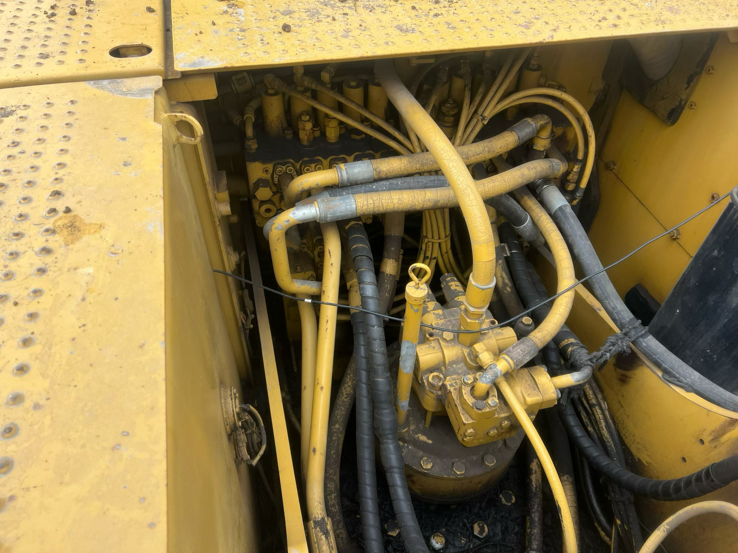 Compre Excavadora Caterpillar 320GC Usada / 2