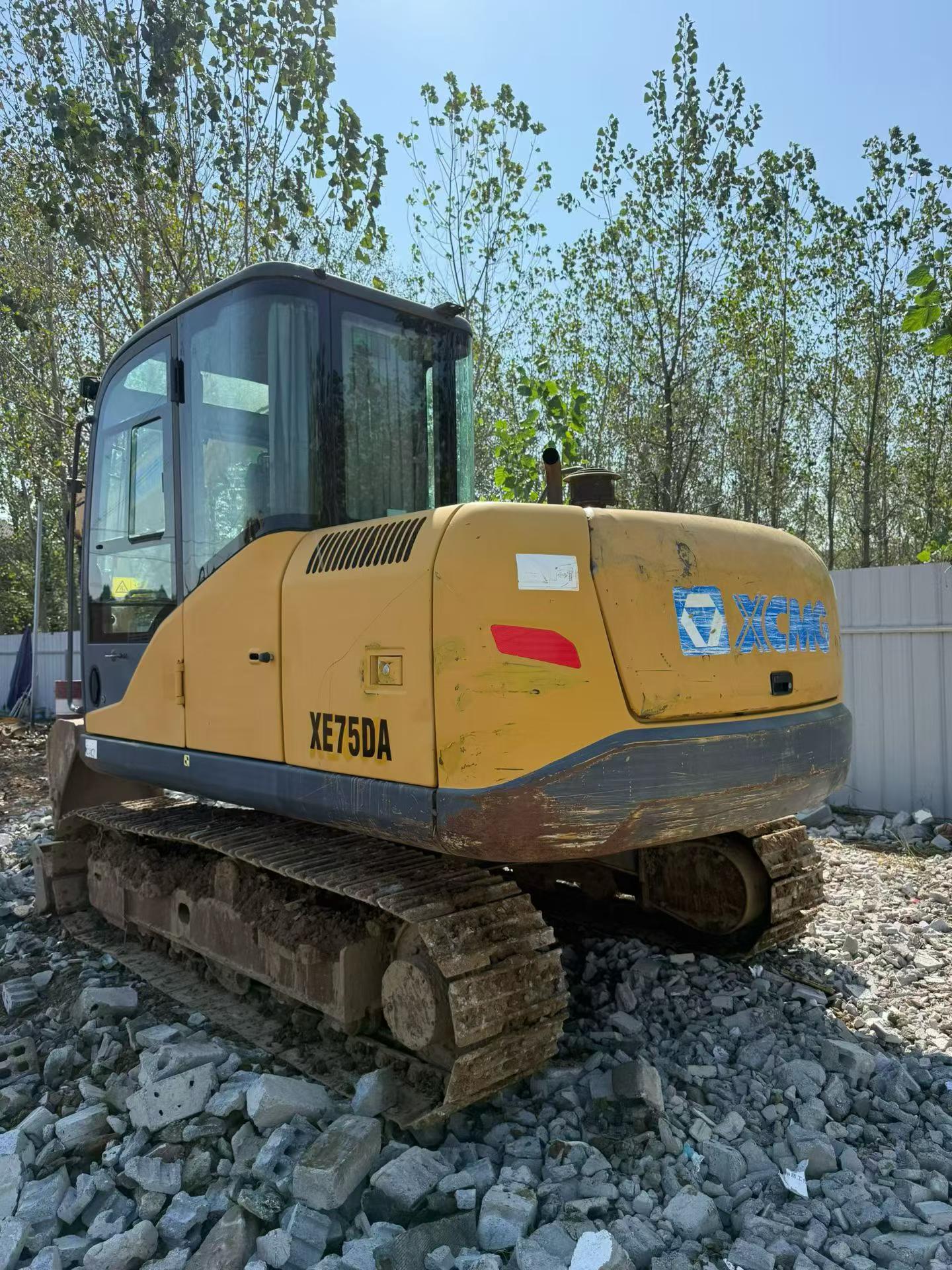 Compre Excavadora XCMG XE75C Usada / 2