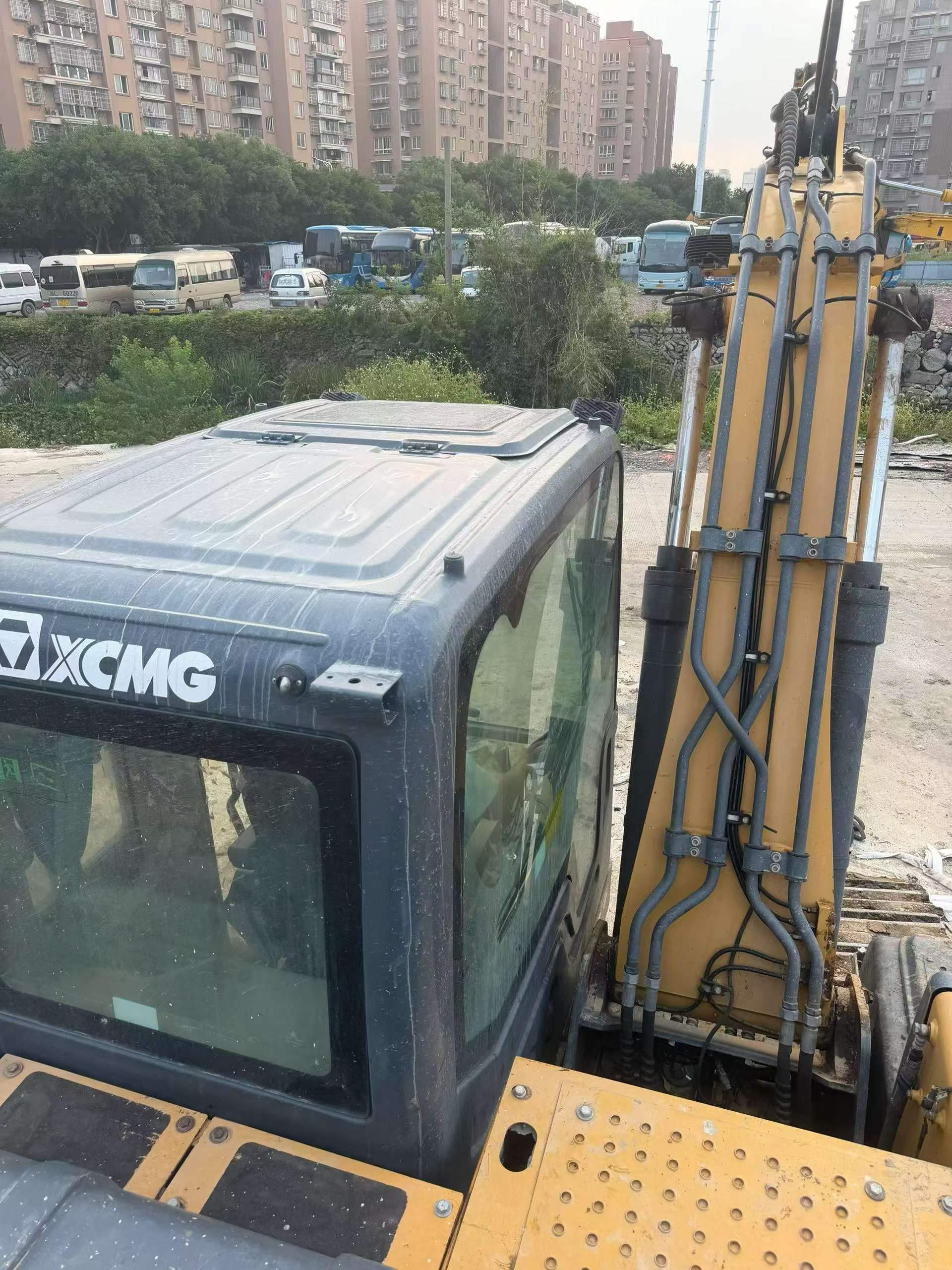شراء حفارة XCMG XE135B مستعملة / 7
