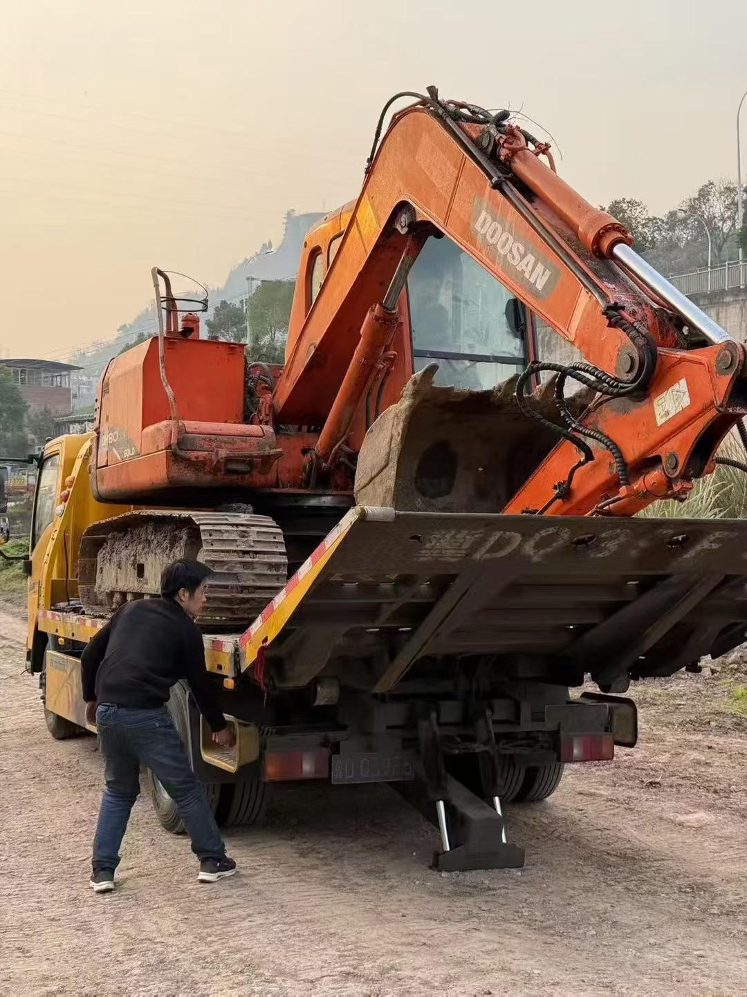 Купить Doosan DH80G Подержанный Экскаватор