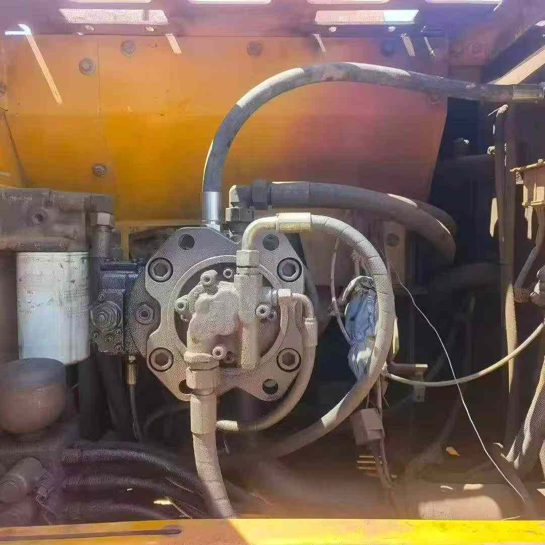 Compre Excavadora XCMG XE215CA Usada / 5