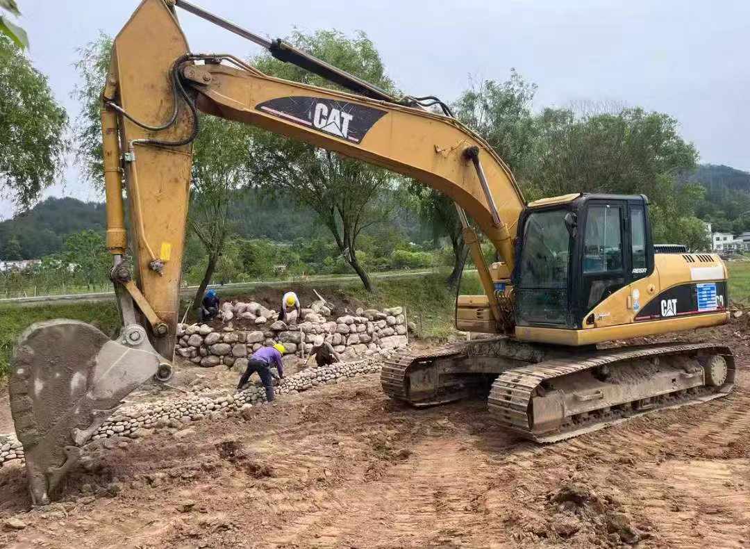 Buy Caterpillar 320D Used Excavator / 2