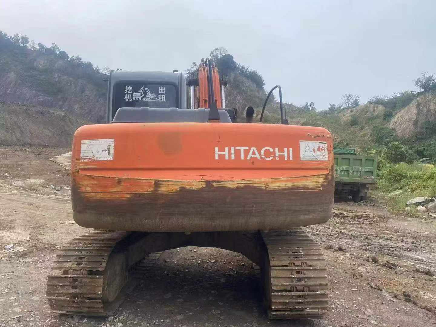 شراء حفارة Hitachi EX120-6 مستعملة / 3