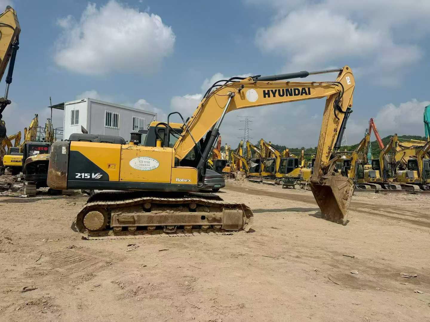 شراء حفارة Hyundai R215-7 مستعملة / 3