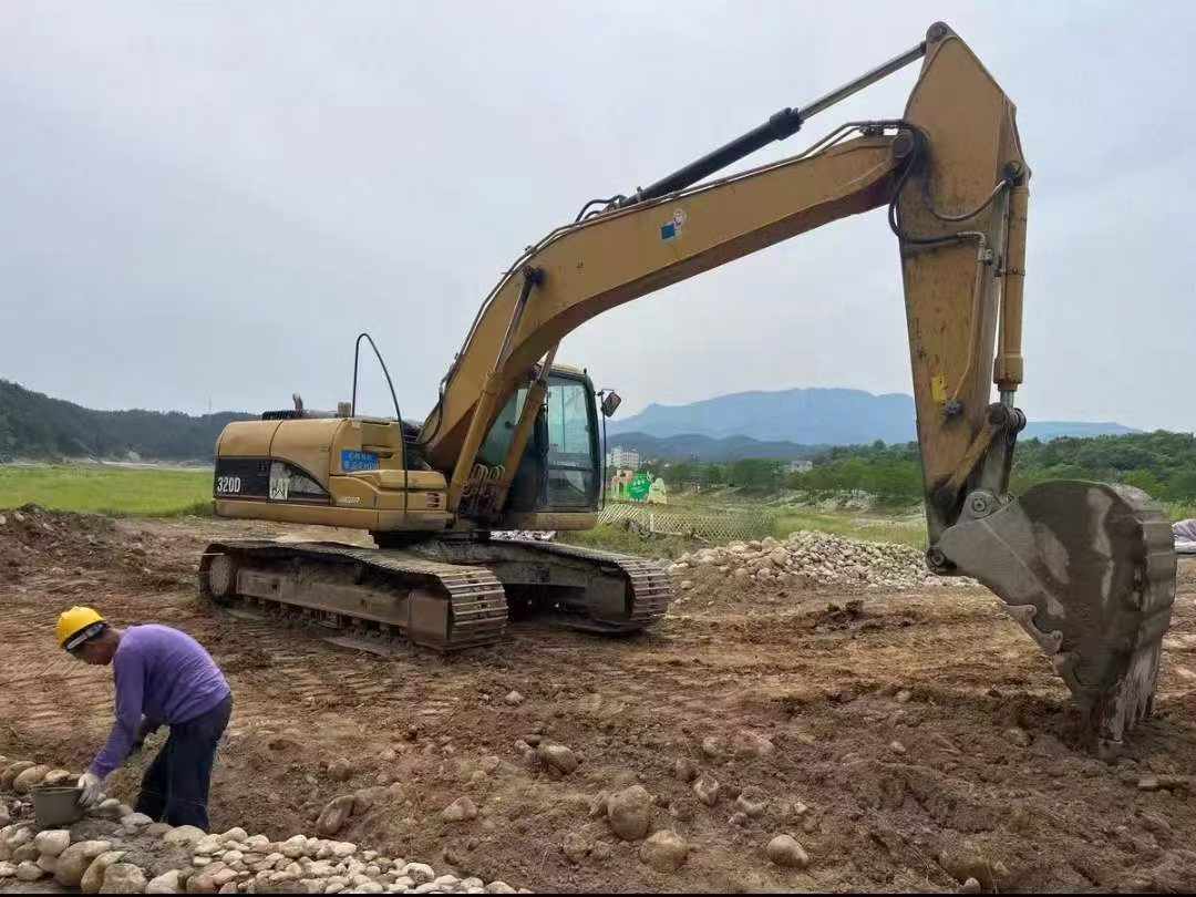 Buy Caterpillar 320D Used Excavator / 3