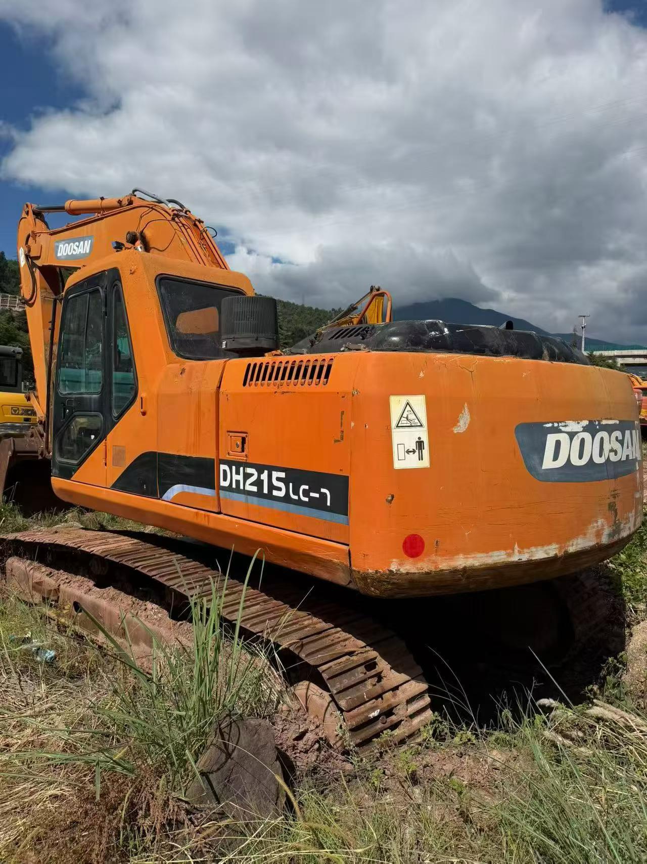 Buy Doosan DH215-7 Used Excavator / 7