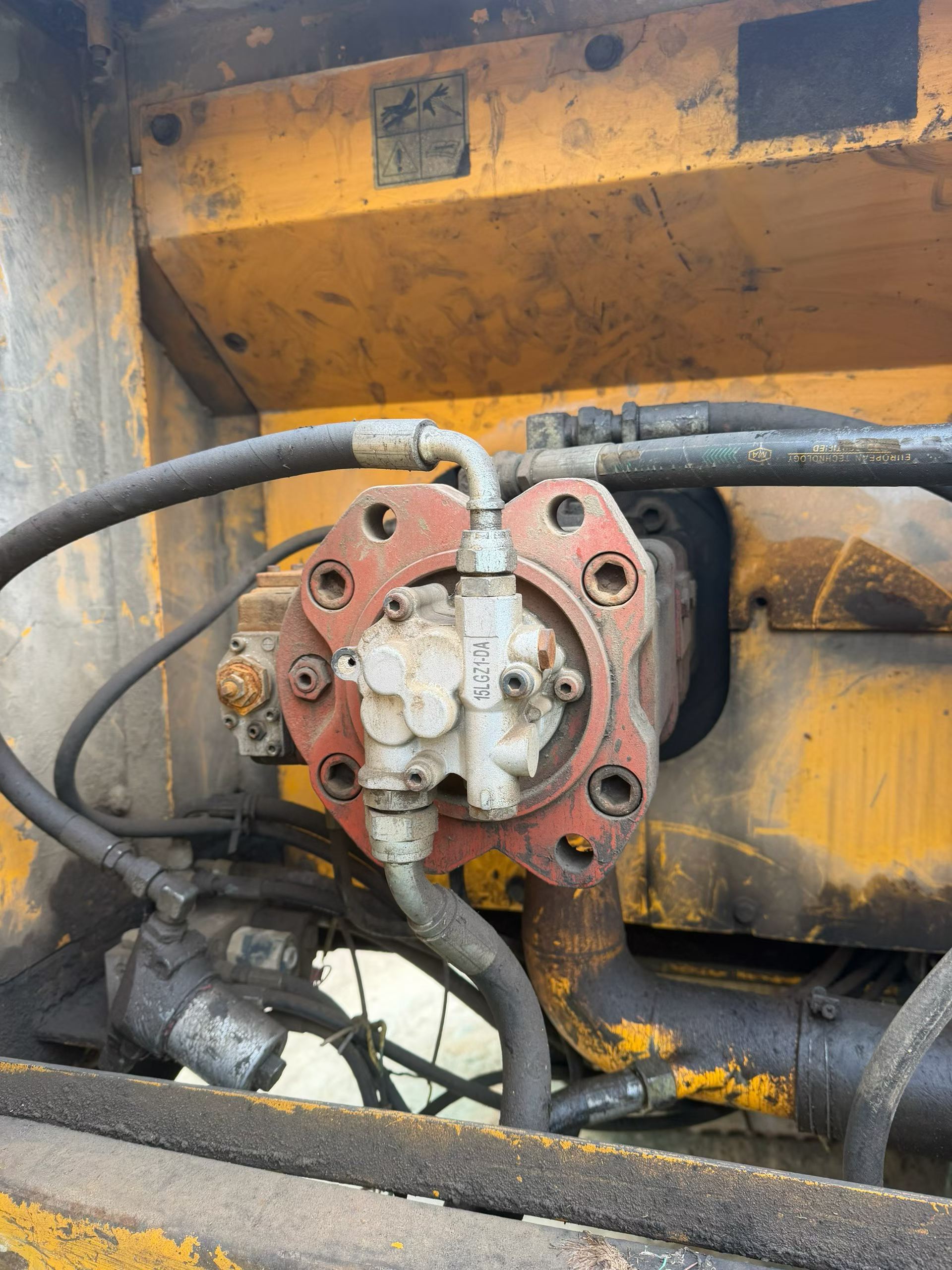 شراء حفارة Hyundai R215-7 مستعملة / 5