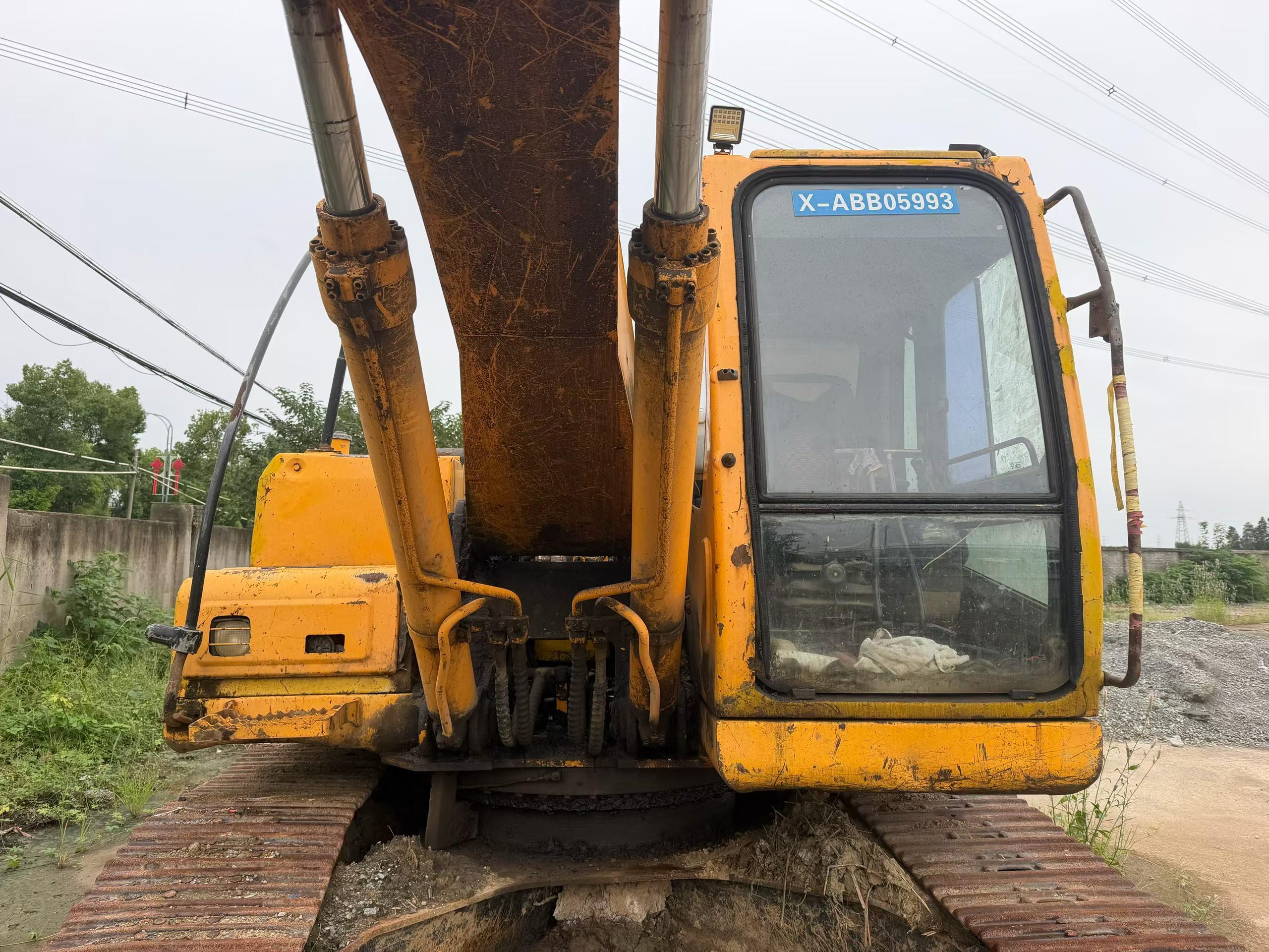 شراء حفارة Hyundai R215-7 مستعملة / 6
