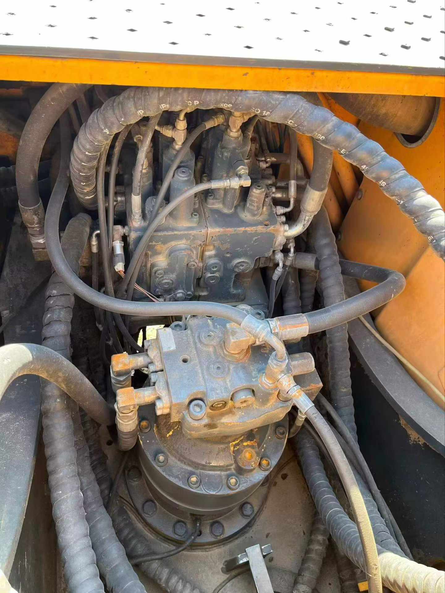 Compre Excavadora Hyundai R225-7 Usada / 6