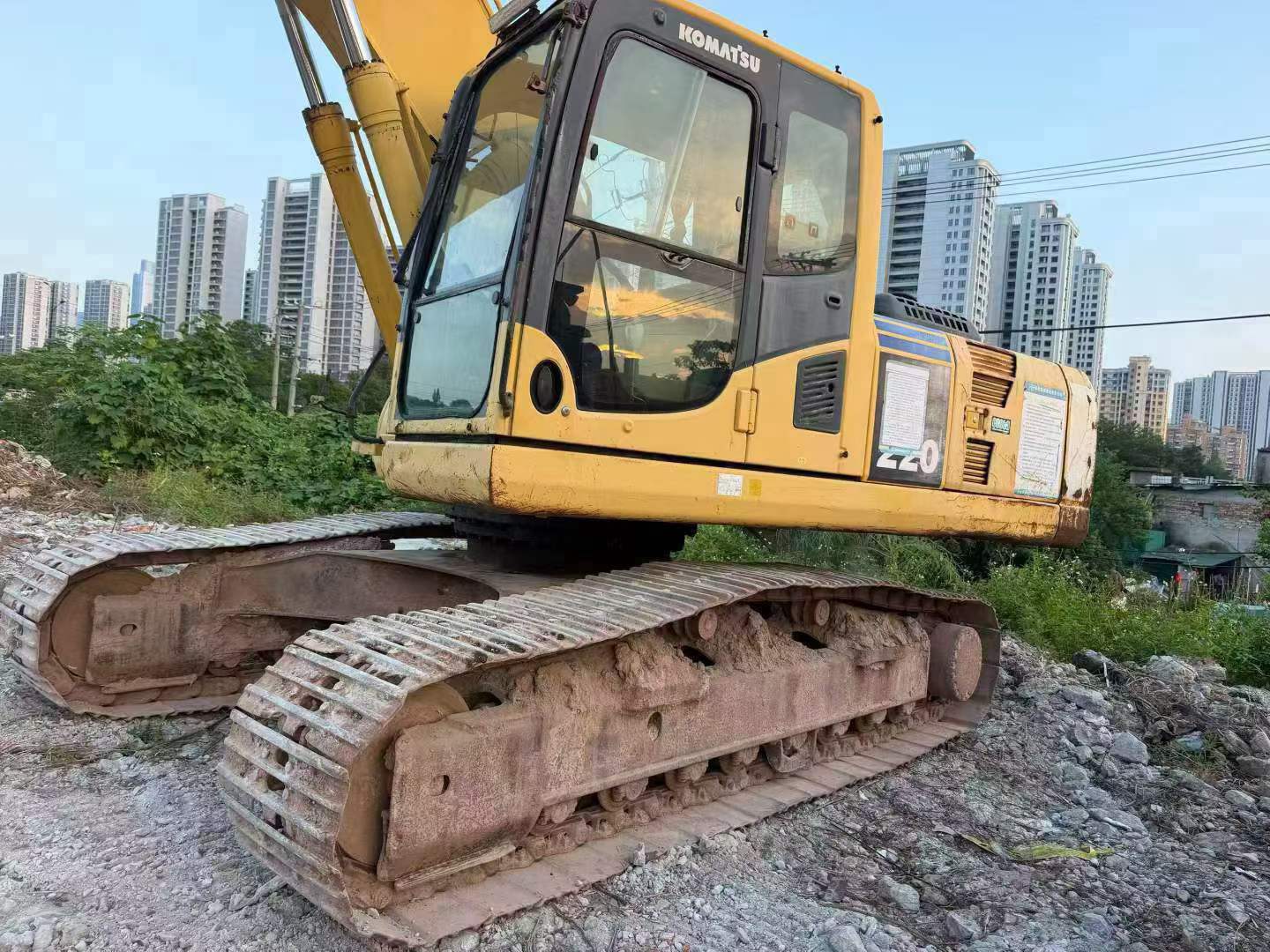 Купить Подержанный Экскаватор Komatsu PC220-8 / 3