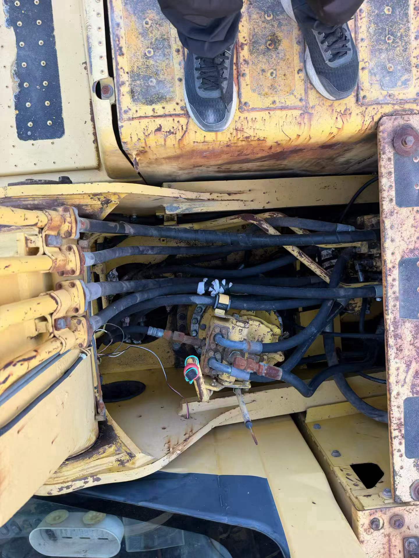 Купить Подержанный Экскаватор Komatsu PC220-8 / 2