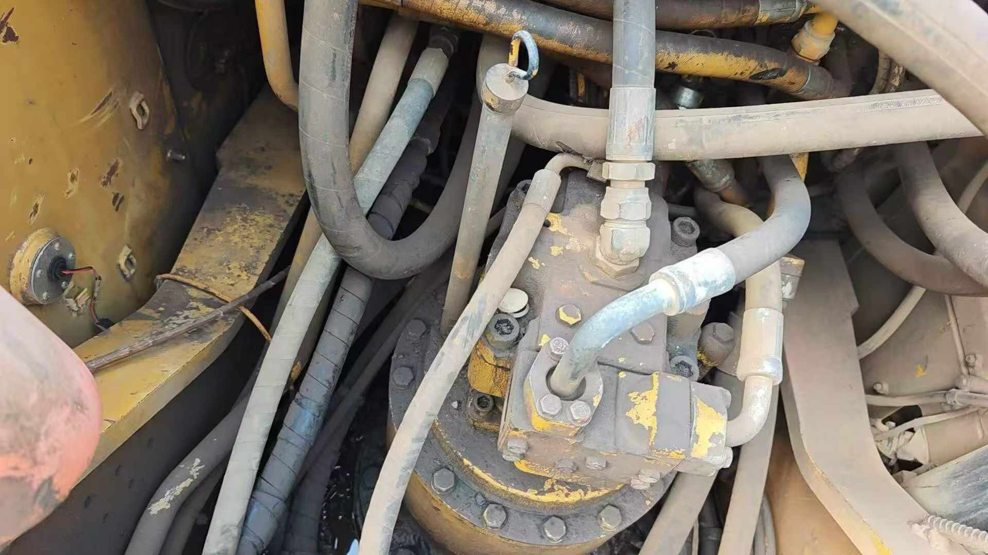 شراء حفارة Caterpillar 329D مستعملة / 5