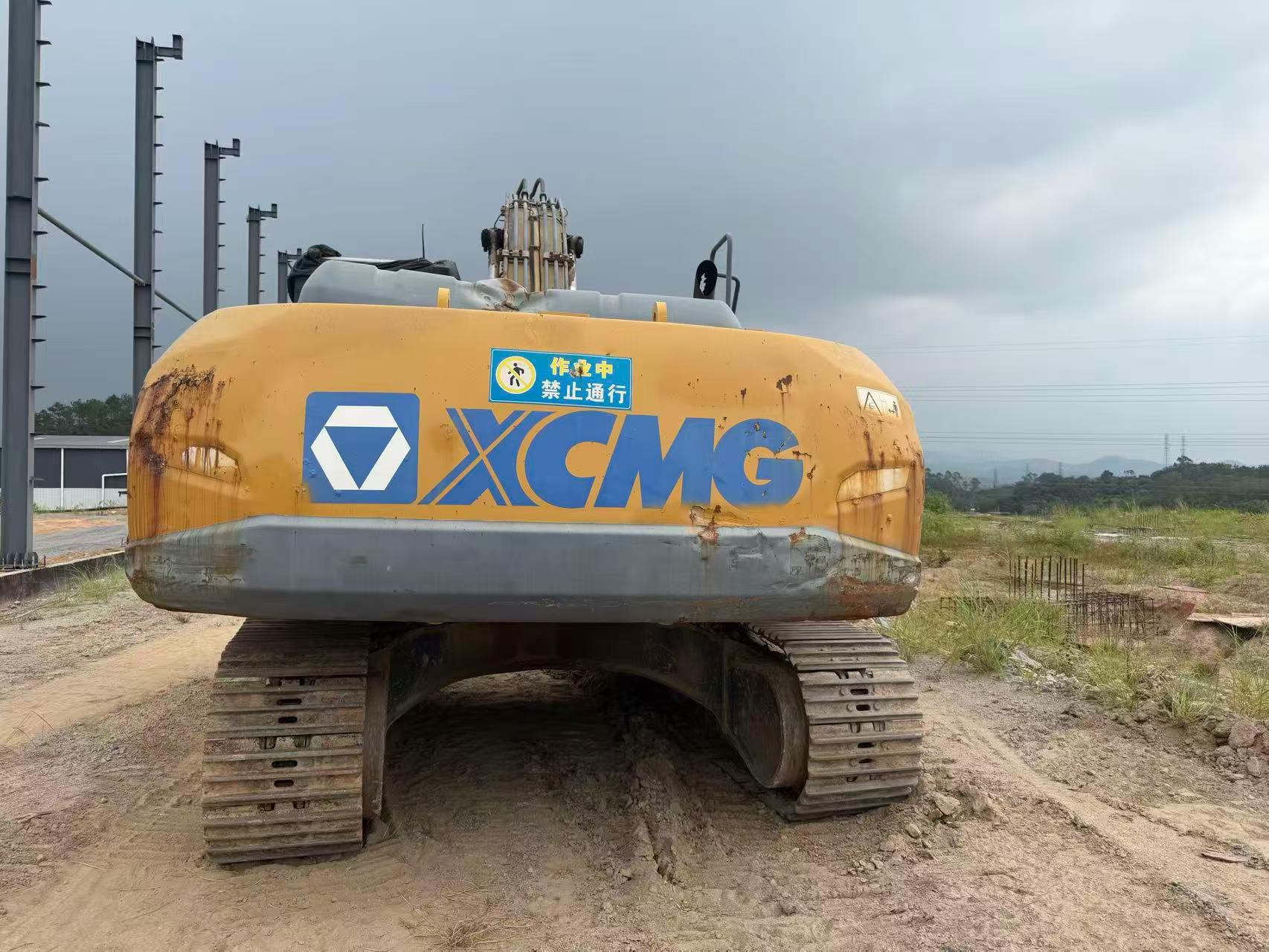 Compre Excavadora XCMG XE305D Usada / 5