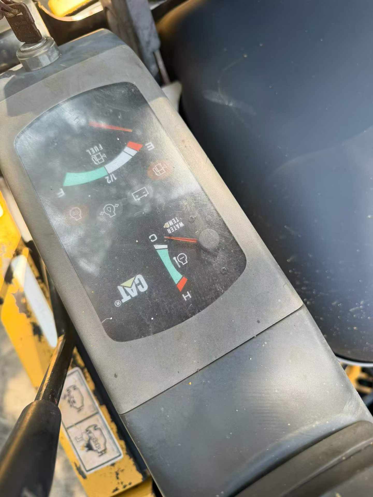 Compre Excavadora Caterpillar 301.4C Usada / 6