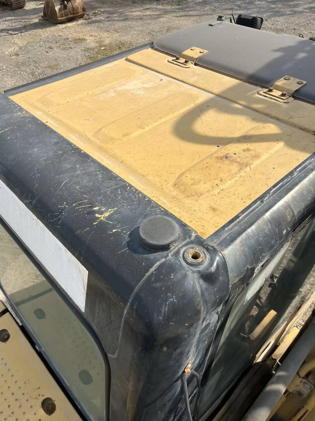 شراء Caterpillar 323 مستعمل حفارة