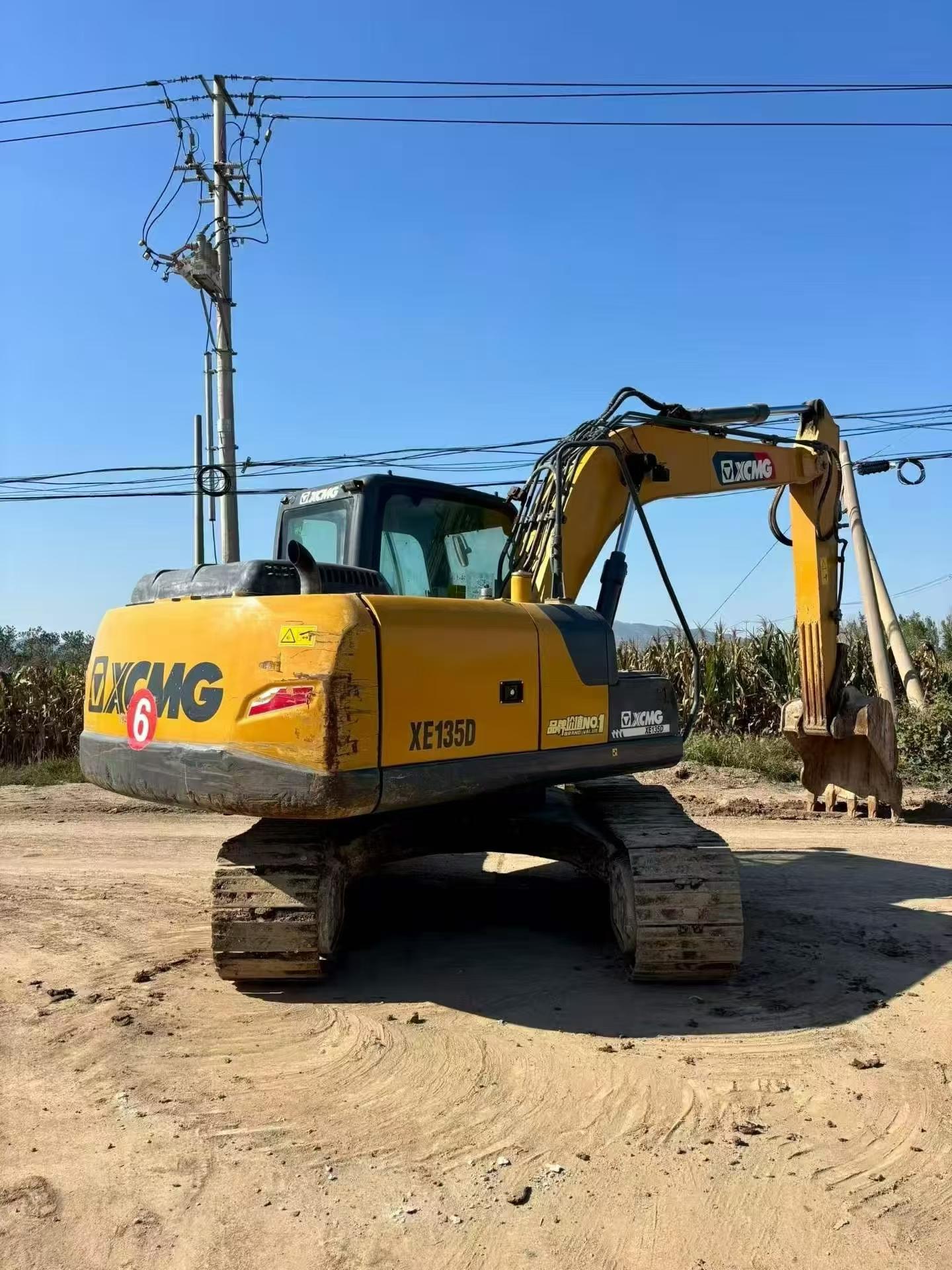 Compre Excavadora XCMG XE135B Usada / 5