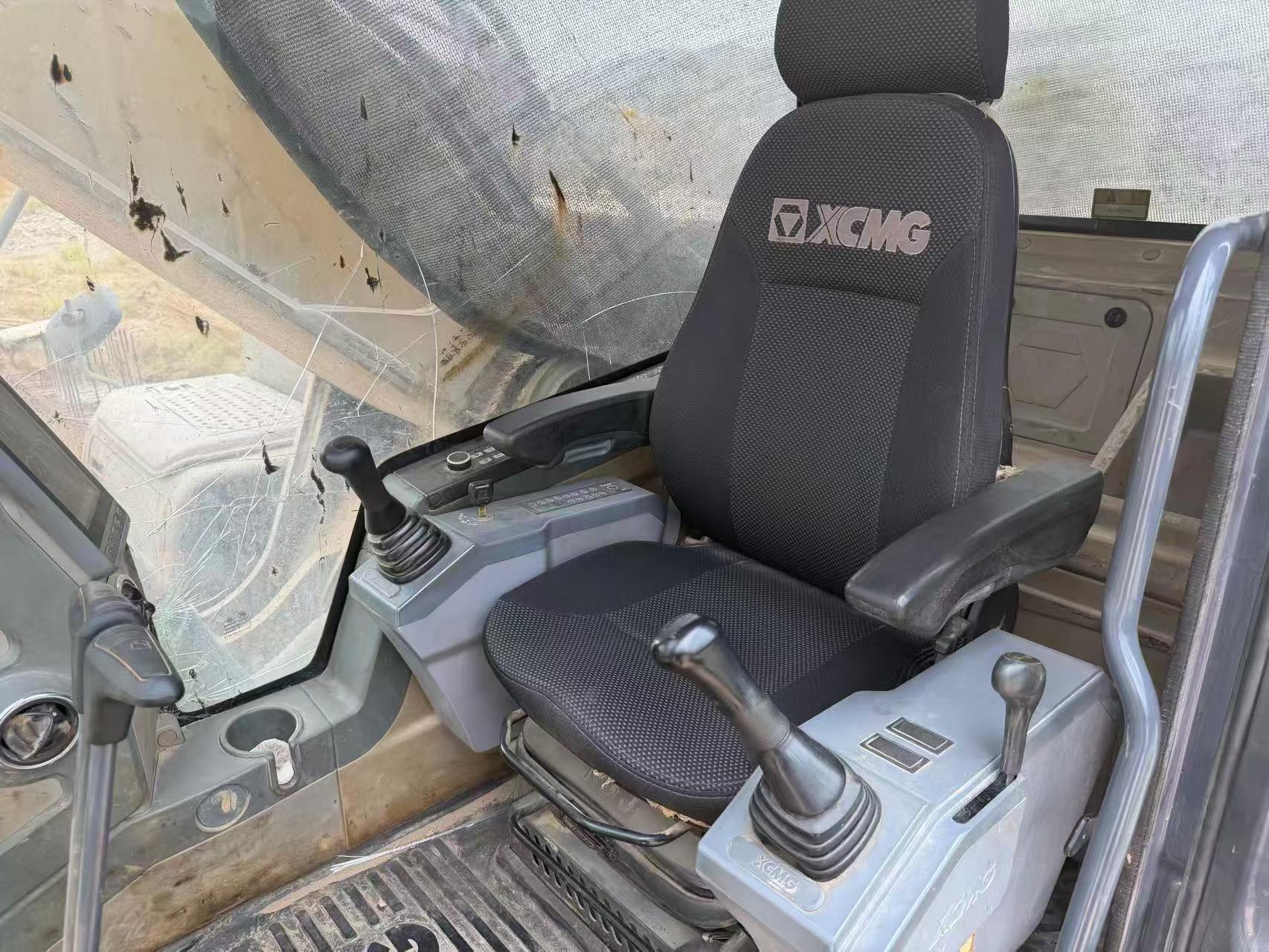 Compre Excavadora XCMG XE305D Usada / 6