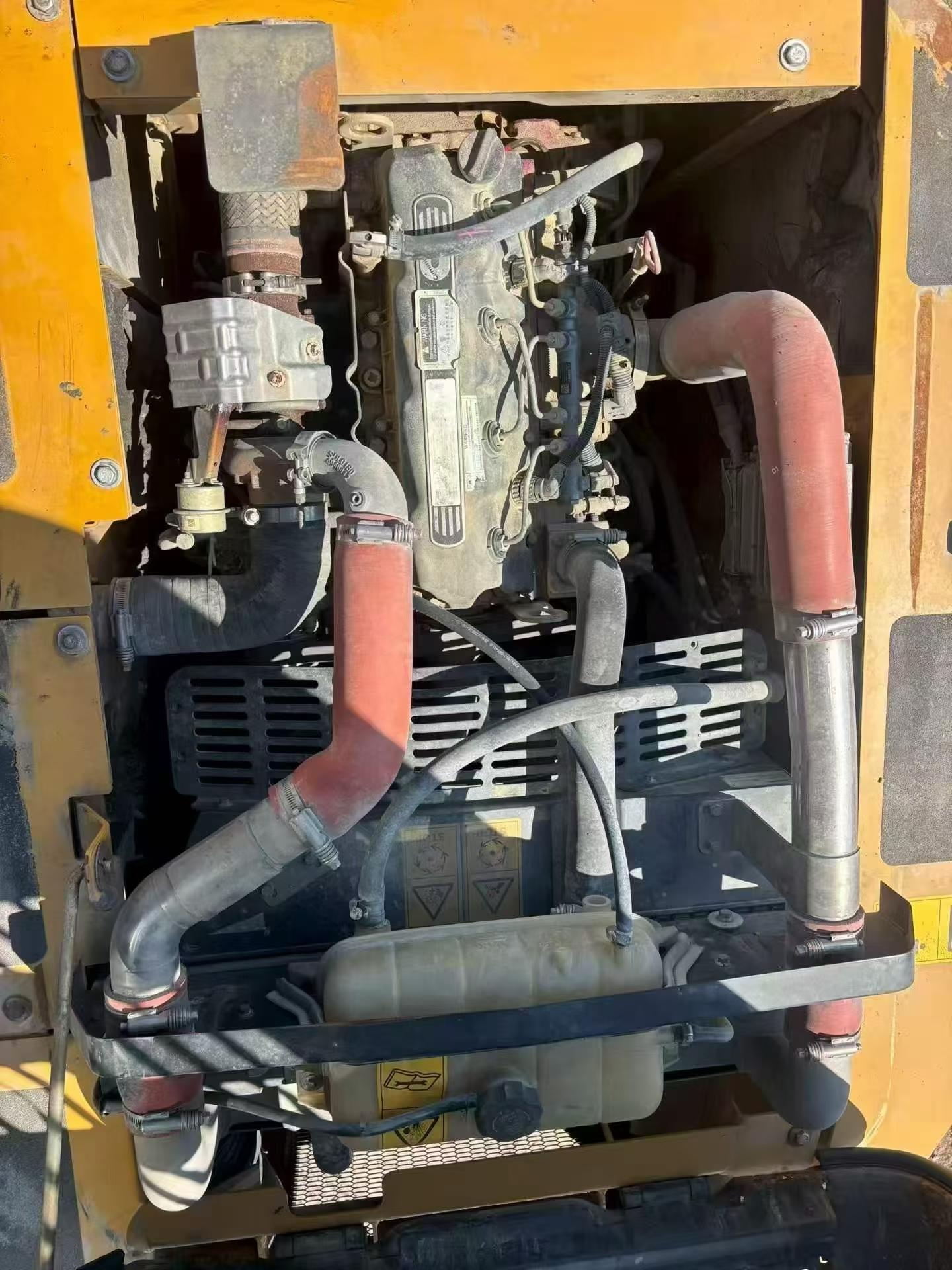 Compre Excavadora XCMG XE135B Usada / 4