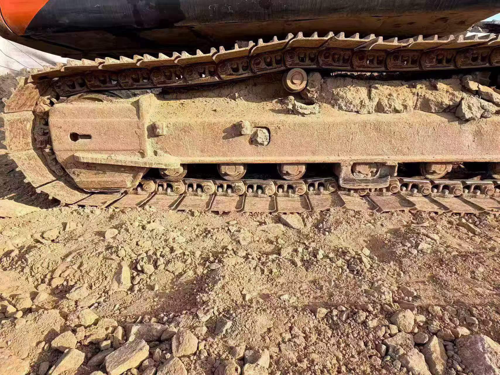 شراء حفارة Hitachi EX210-5 مستعملة / 5