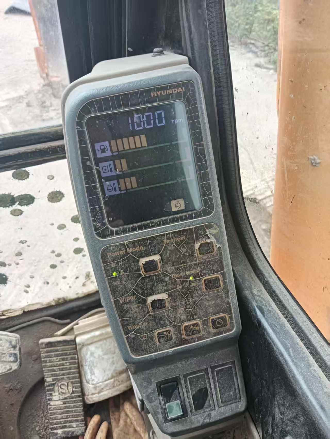 شراء حفارة Hyundai R215-7 مستعملة / 7