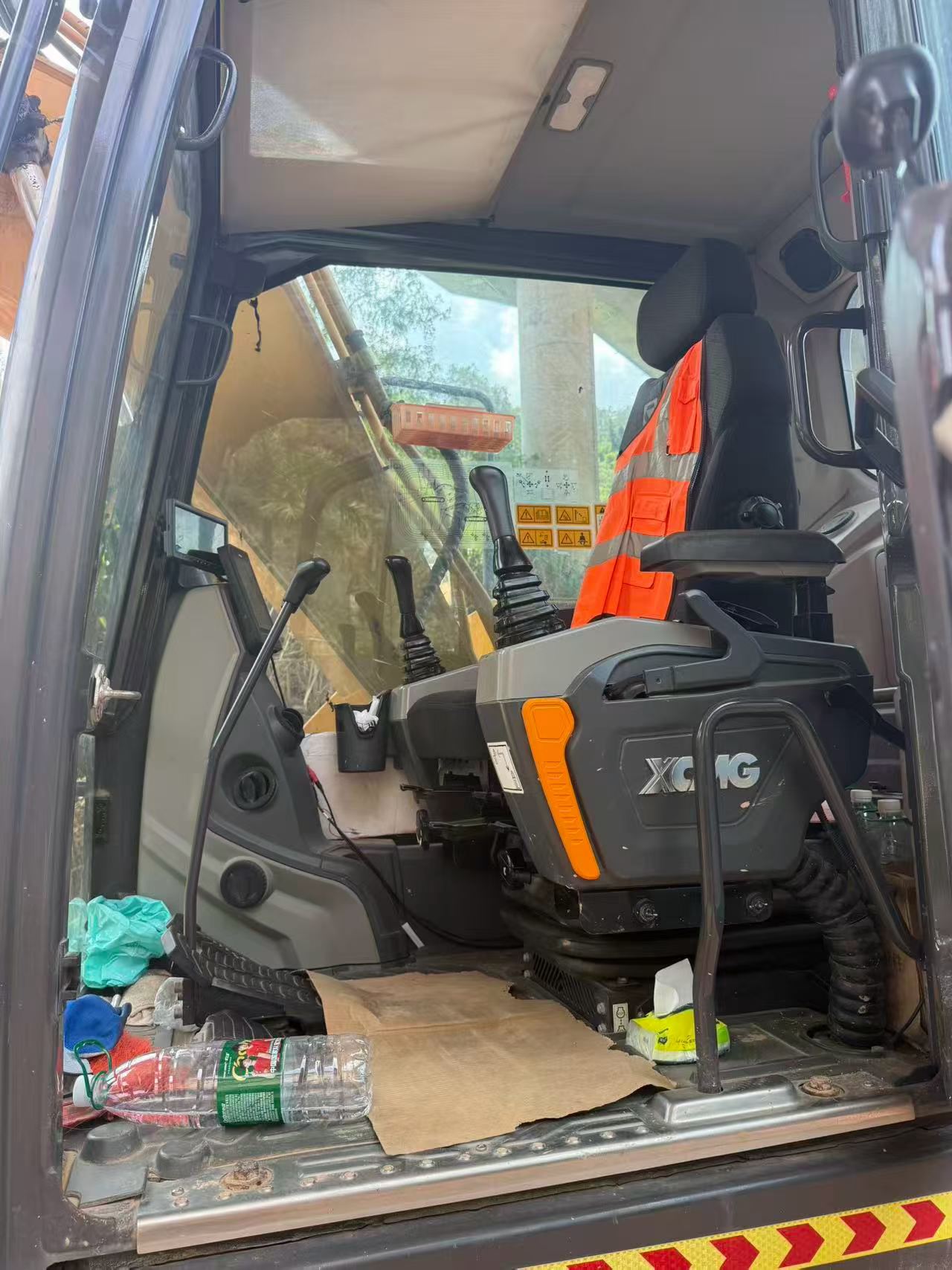 شراء حفارة XCMG XE135GA مستعملة / 5