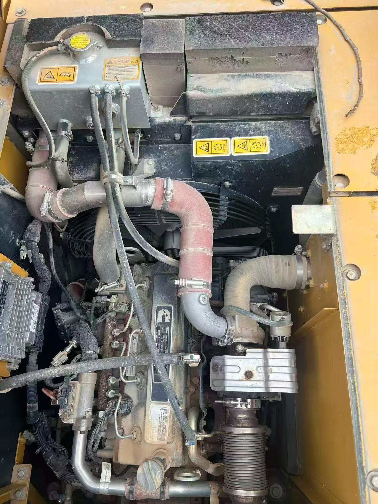 شراء حفارة XCMG XE135GA مستعملة / 6