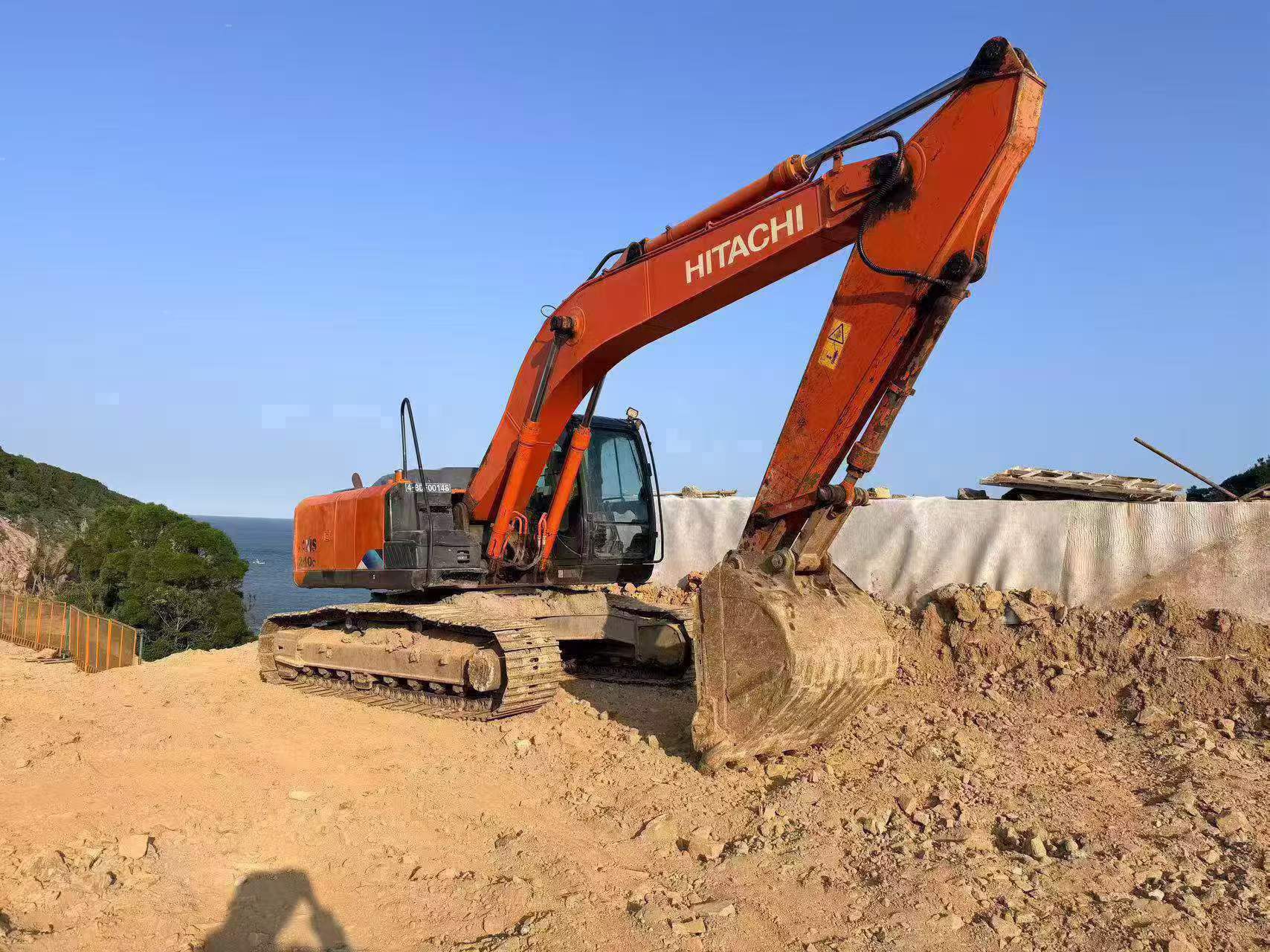 شراء حفارة Hitachi EX210-5 مستعملة / 3