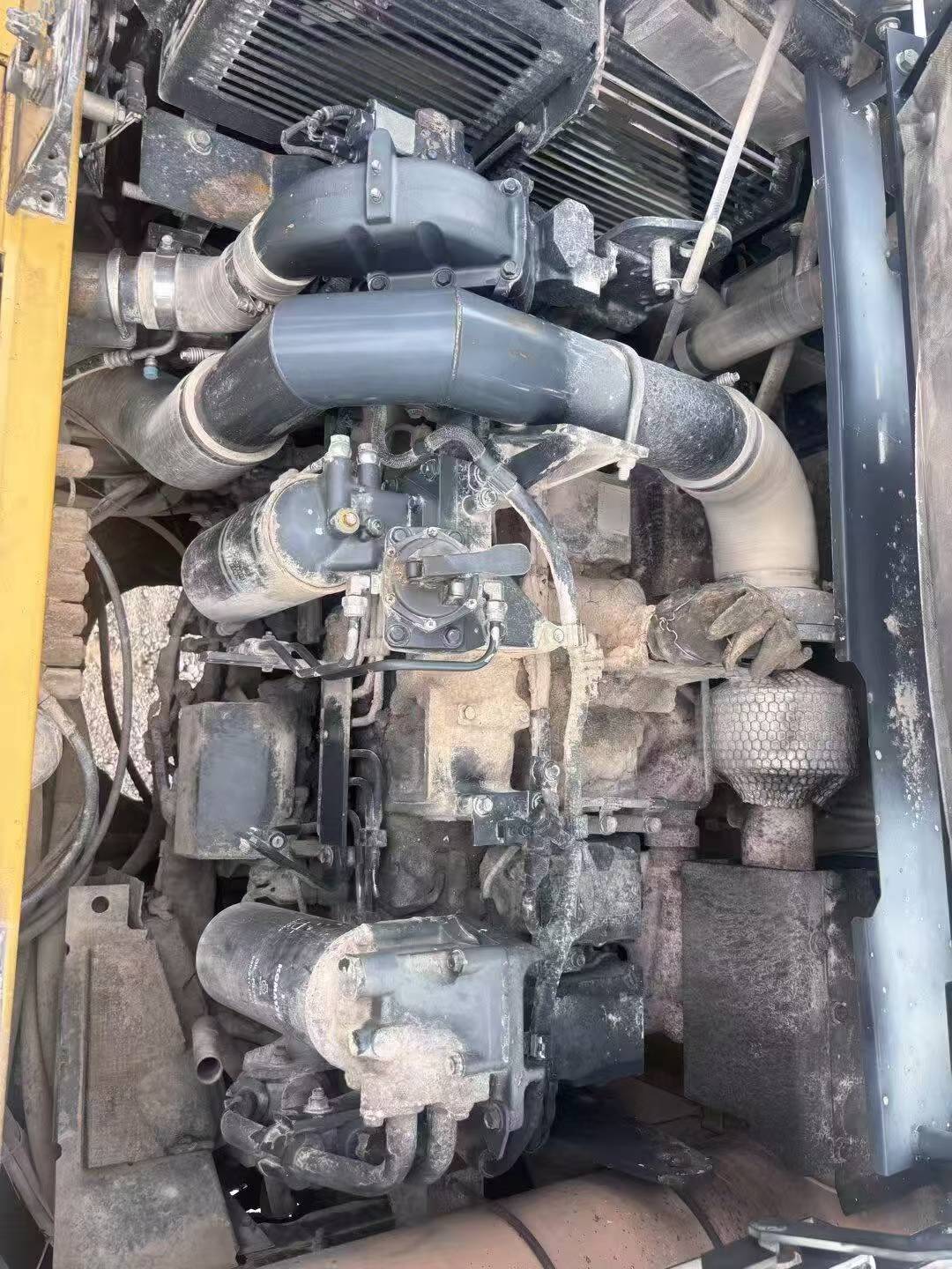 Compre Escavadeira Komatsu PC460LC-8 Usada / 3