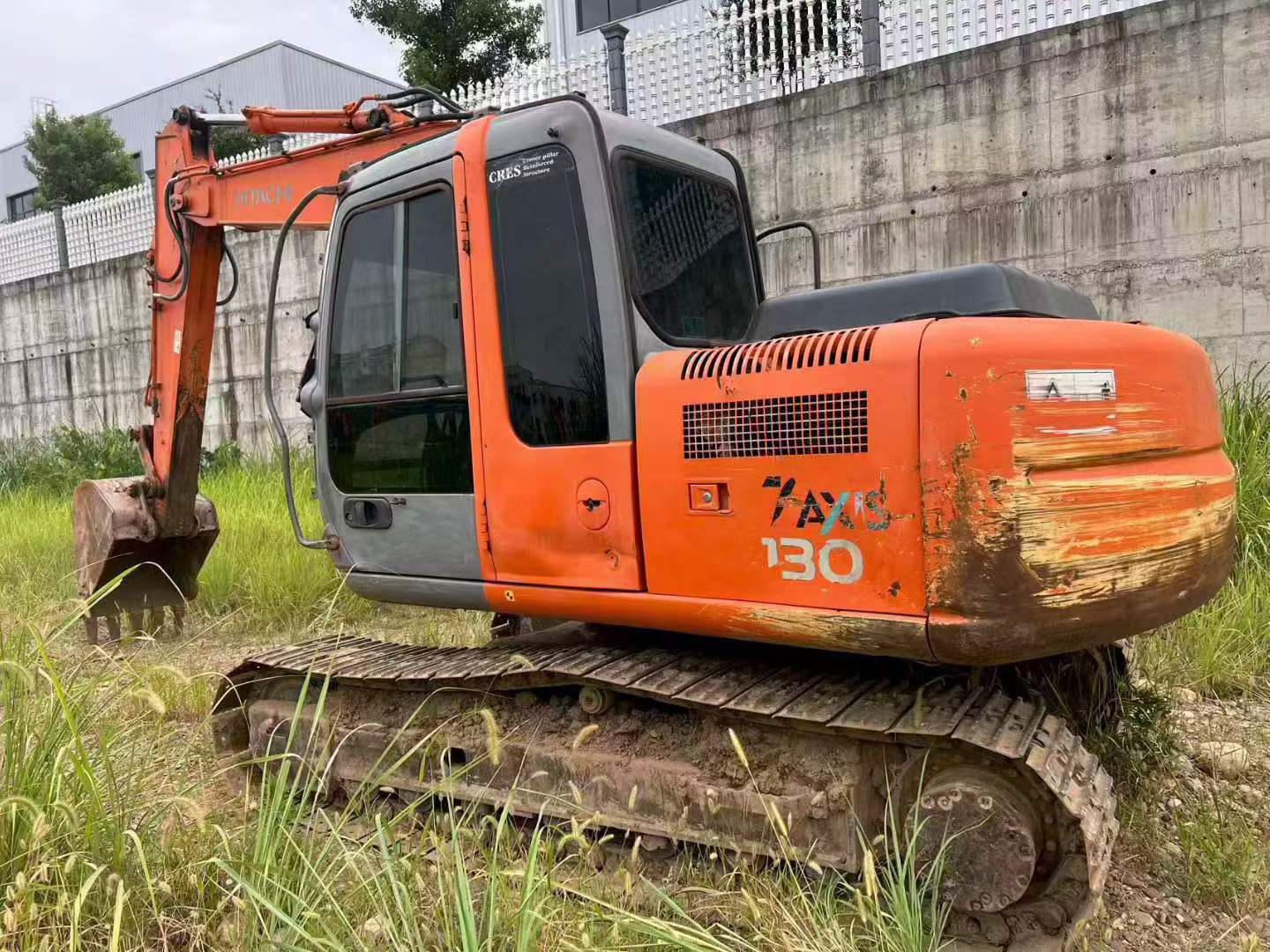 Compre Excavadora Hitachi ZX130H Usada / 2
