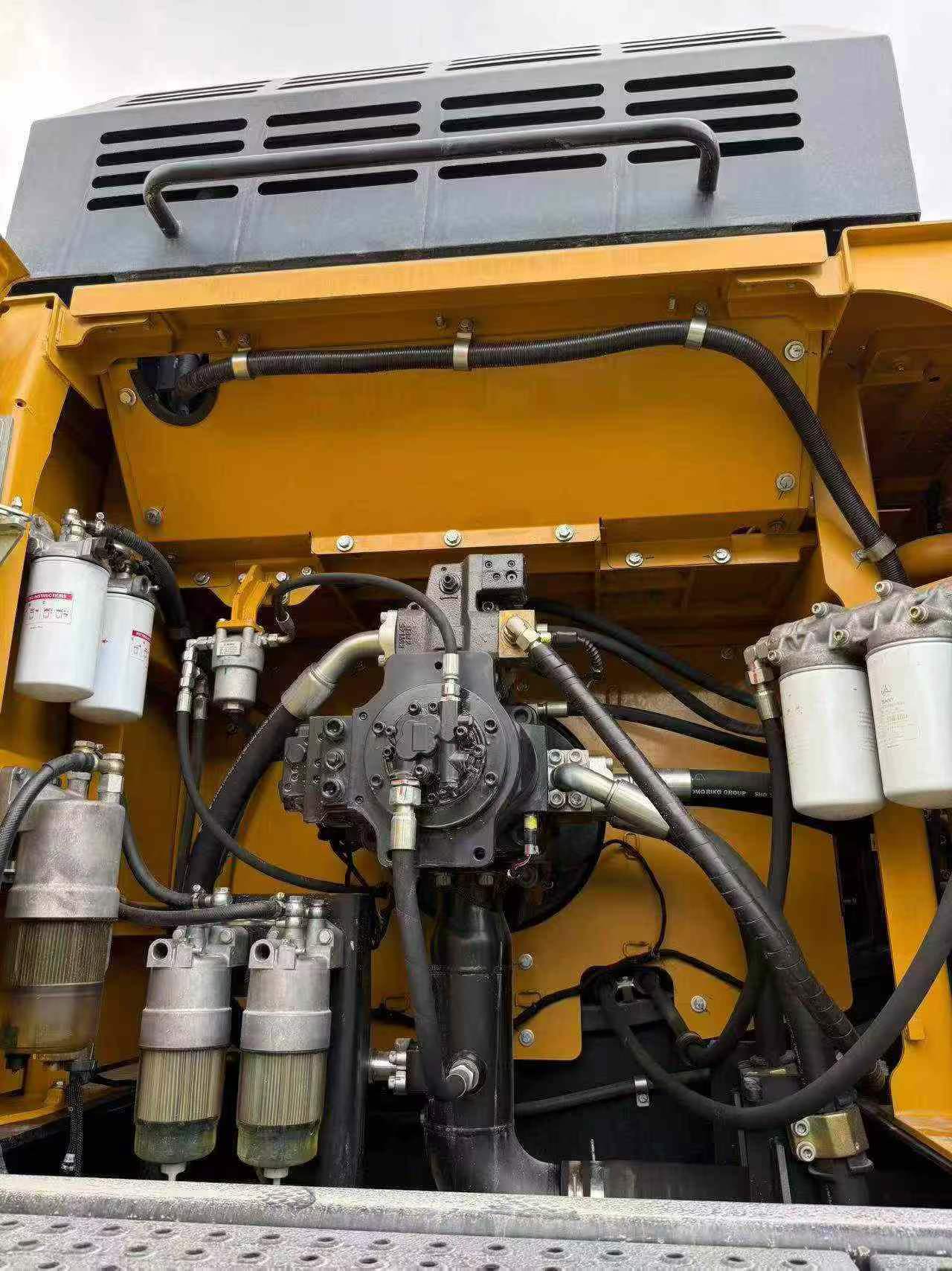 Buy Sany SY900H-S Used Excavator / 8 Buy Sany SY900H-S Used Excavator / 8