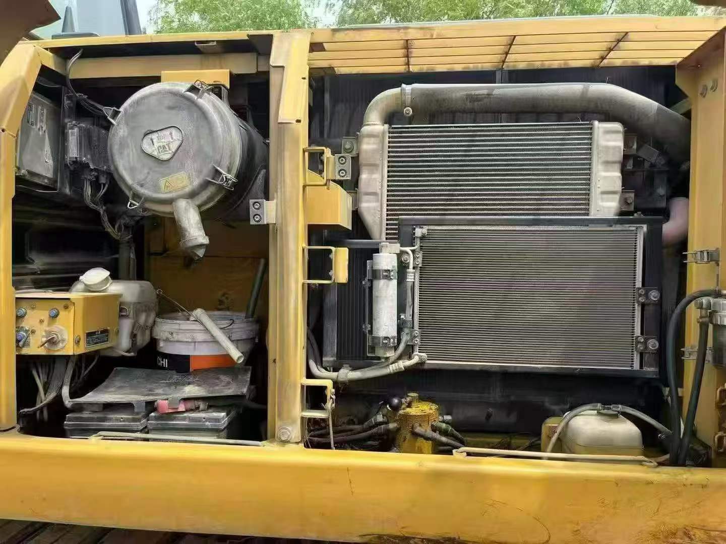 شراء حفارة Caterpillar 320D مستعملة / 5