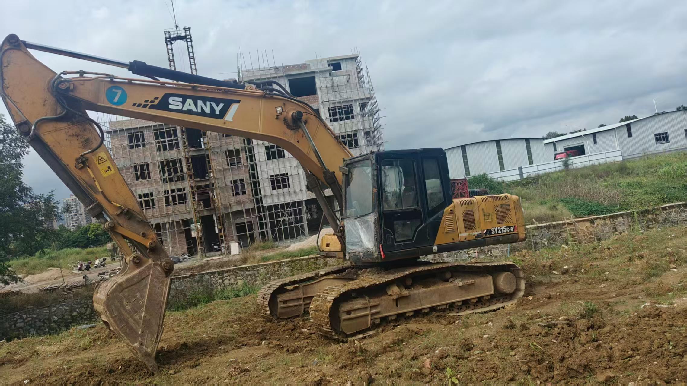 Купить Sany SY215C Подержанный Экскаватор