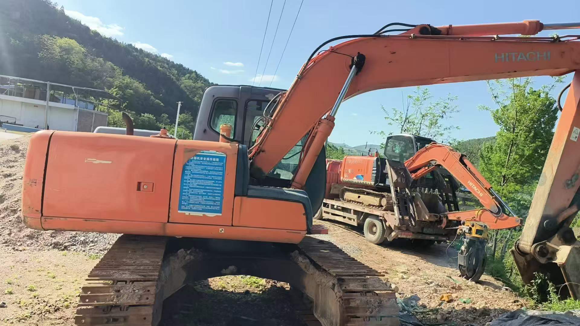 Compre Excavadora Hitachi EX120 Usada / 4