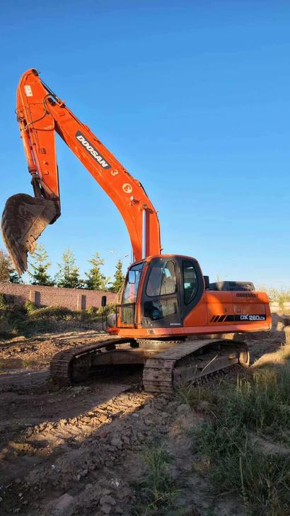 Buy Doosan DX260LC Used Excavator / 1