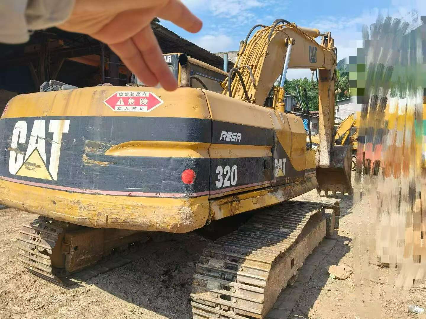 Compre Escavadeira Caterpillar 320V2 Usada / 2 Compre Escavadeira Caterpillar 320V2 Usada / 2