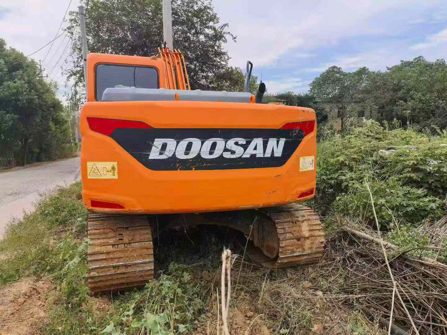 Compre Escavadeira Doosan DH150 Usada / 3 Compre Escavadeira Doosan DH150 Usada / 3