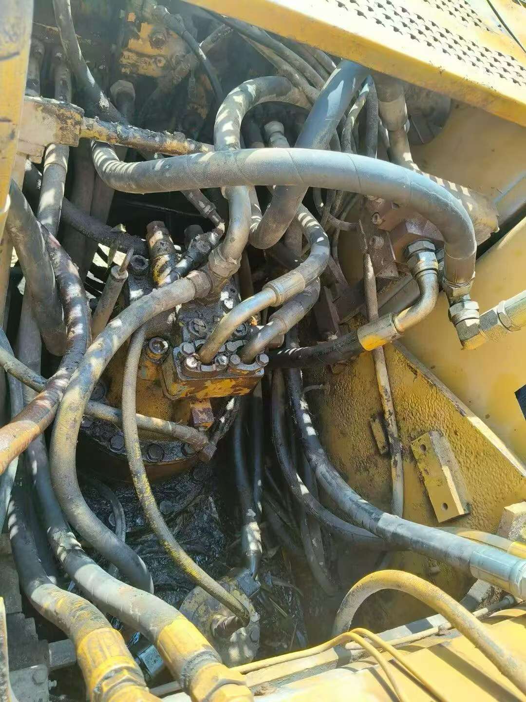 Compre Escavadeira Caterpillar 320V2 Usada / 5 Compre Escavadeira Caterpillar 320V2 Usada / 5