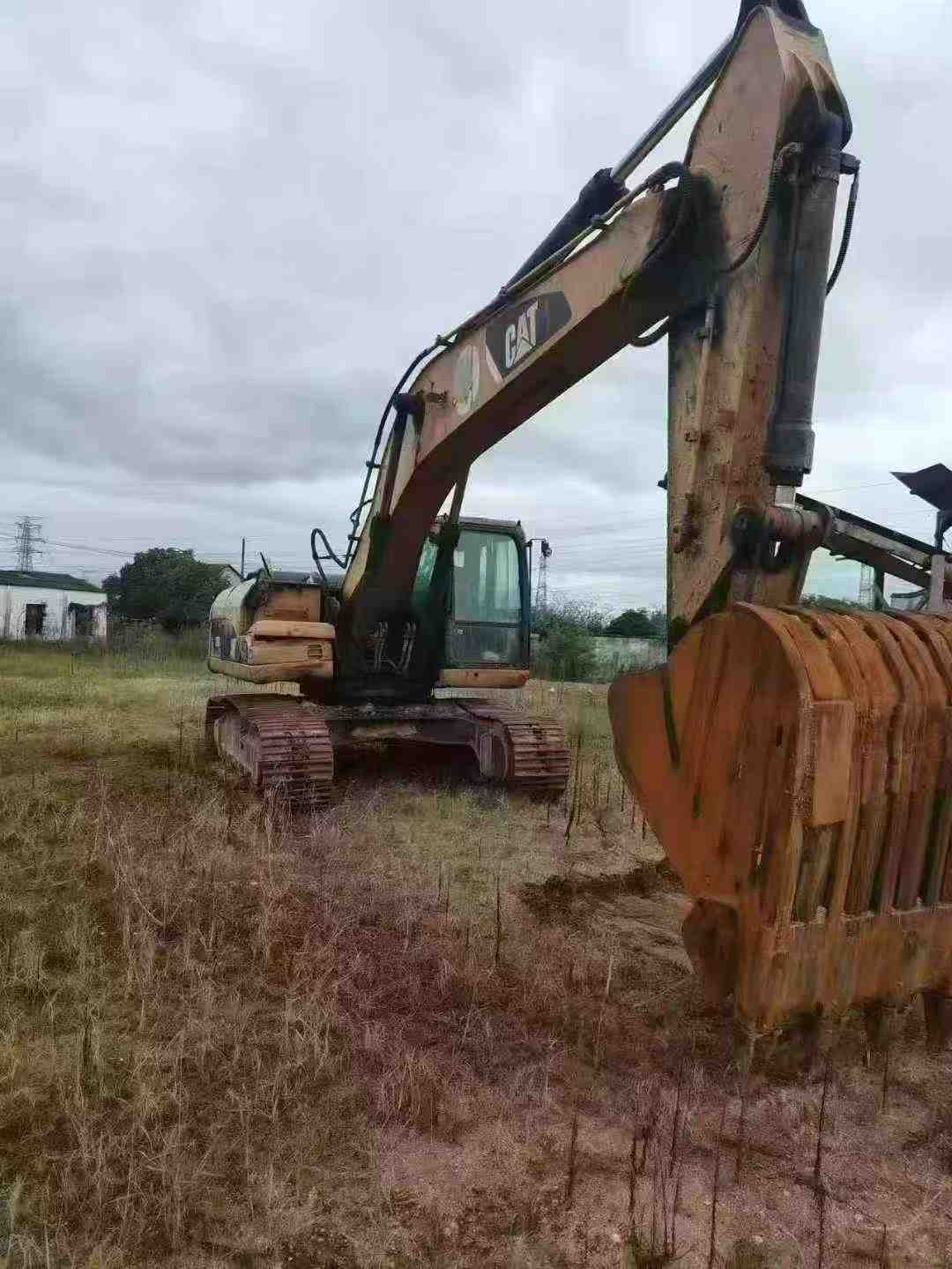شراء حفارة Caterpillar 329D مستعملة / 6